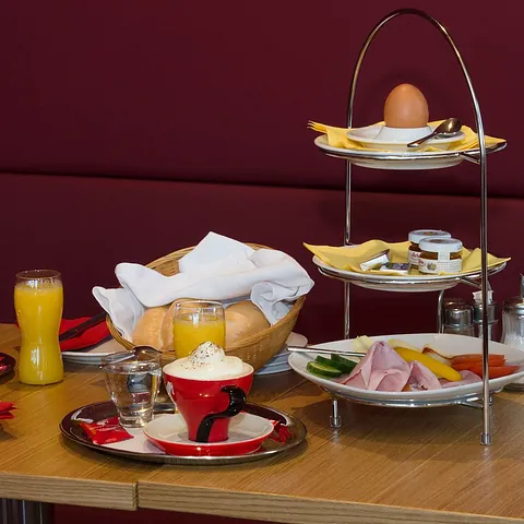 HUBERTUSHOF FROMWALD Frühstück 